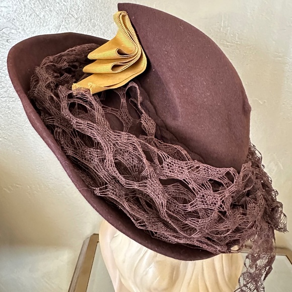 AMAZING 1940s\' BROWN FELT WIDE BRIM HAT + GOLD GROSGRAIN BOWS + THICK VEIL main image 8